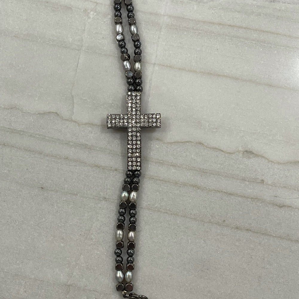 Beaded cross bracelet